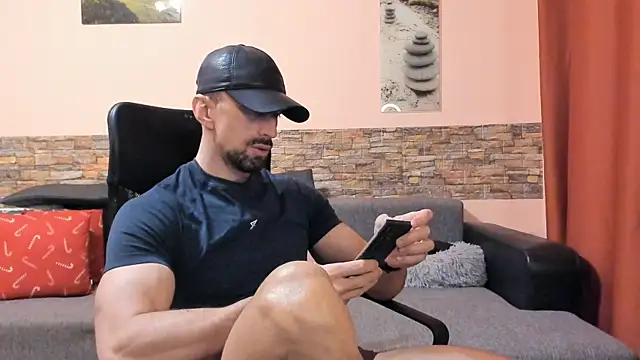 HotHunkTrainer online show from 03.24.26