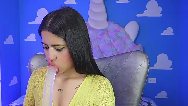 miss romyna online show from 12.15.25