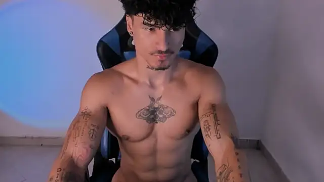 Snapshot of Thomas_Fit1 chatting on 06.24.26 Thomas Fit1 online show from 06.24.26