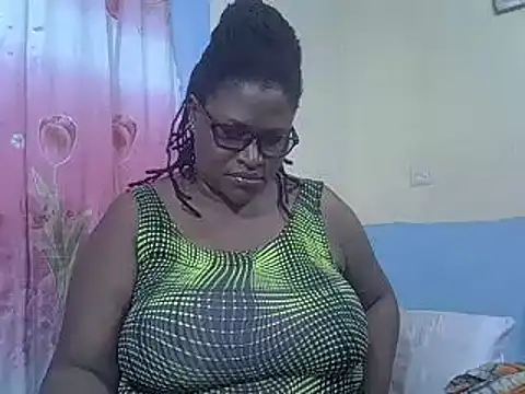 Snapshot of sexy_bigboobss chatting on 03.22.25 sexy bigboobss online show from 03.22.25