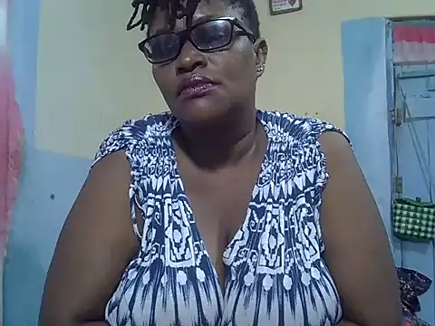 Snapshot of sexy_bigboobss chatting on 09.24.25 sexy bigboobss online show from 09.24.25
