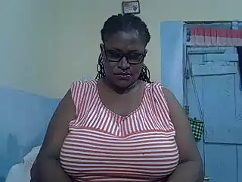 Snapshot of sexy_bigboobss chatting on 10.21.25 sexy bigboobss online show from 10.21.25