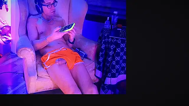 YouLikeBigDick9 online show from 02.17.25