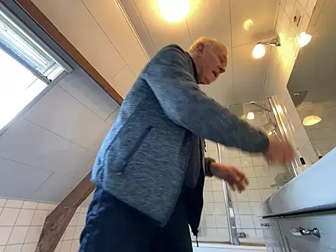 Snapshot of martxxxxx chatting on 03.16.25 martxxxxx online show from 03.16.25