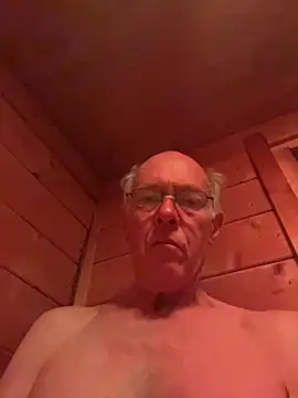 Snapshot of martxxxxx chatting on 12.16.25 martxxxxx online show from 12.16.25