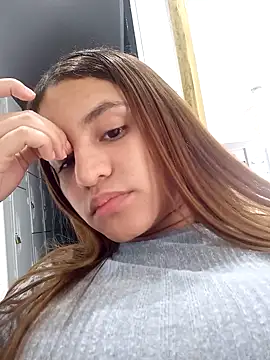 Snapshot of AnthonelaDuque chatting on 02.11.25 AnthonelaDuque online show from 02.11.25