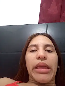 Snapshot of AnthonelaDuque chatting on 02.13.25 AnthonelaDuque online show from 02.13.25