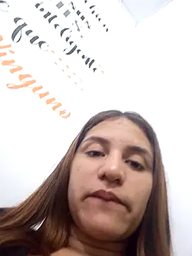 Snapshot of AnthonelaDuque chatting on 03.06.25 AnthonelaDuque online show from 03.06.25