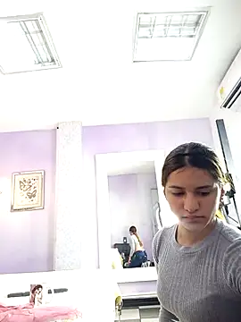 Snapshot of AnthonelaDuque chatting on 03.17.25 AnthonelaDuque online show from 03.17.25