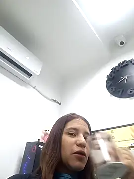 Snapshot of AnthonelaDuque chatting on 03.18.25 AnthonelaDuque online show from 03.18.25