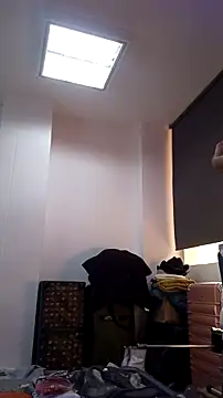 Snapshot of AnthonelaDuque chatting on 11.05.25 AnthonelaDuque online show from 11.05.25