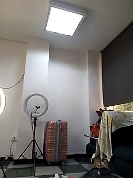 Snapshot of AnthonelaDuque chatting on 11.24.25 AnthonelaDuque online show from 11.24.25