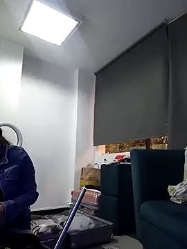 Snapshot of AnthonelaDuque chatting on 12.01.25 AnthonelaDuque online show from 12.01.25