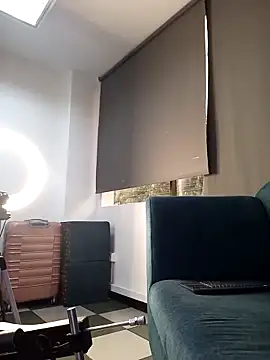 Snapshot of AnthonelaDuque chatting on 12.17.25 AnthonelaDuque online show from 12.17.25