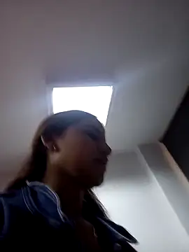 Snapshot of AnthonelaDuque chatting on 12.18.25 AnthonelaDuque online show from 12.18.25