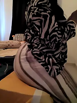 Snapshot of Selina_6 chatting on 12.27.24 Selina 6 online show from 12.27.24