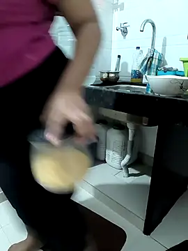 Snapshot of Selina_6 chatting on 01.07.25 Selina 6 online show from 01.07.25