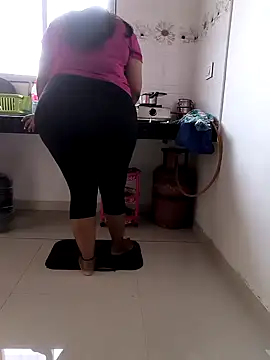 Snapshot of Selina_6 chatting on 01.09.25 Selina 6 online show from 01.09.25