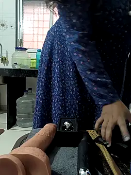 Snapshot of Selina_6 chatting on 02.02.25 Selina 6 online show from 02.02.25