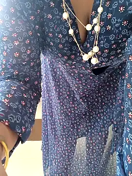 Snapshot of Selina_6 chatting on 02.02.25 Selina 6 online show from 02.02.25