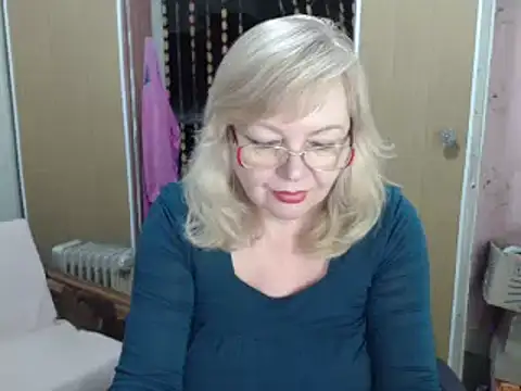 EvelynLoveShy online show from 12.29.24