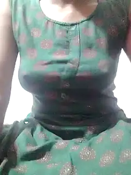 Snapshot of rituporna2004 chatting on 01.15.25 rituporna2004 online show from 01.15.25