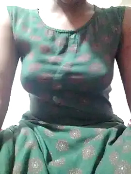 Snapshot of rituporna2004 chatting on 01.21.25 rituporna2004 online show from 01.21.25