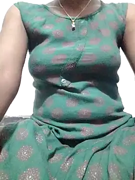 Snapshot of rituporna2004 chatting on 02.25.25 rituporna2004 online show from 02.25.25