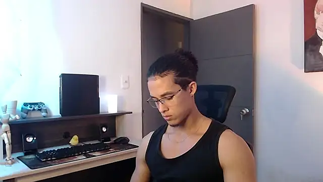 Snapshot of alejo_x3 chatting on 12.04.24 alejo x3 online show from 12.04.24