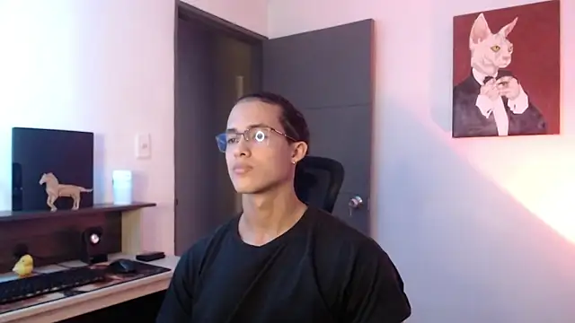 Snapshot of alejo_x3 chatting on 01.14.25 alejo x3 online show from 01.14.25