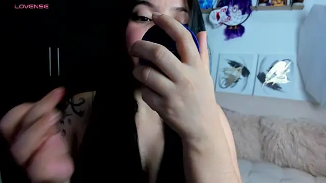 AilynRed online show from 12.14.25