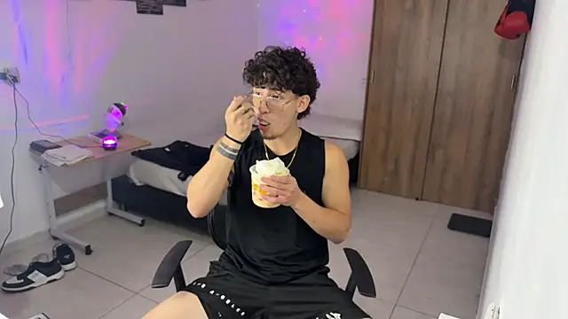 Kisan Smith online show from 11.11.25