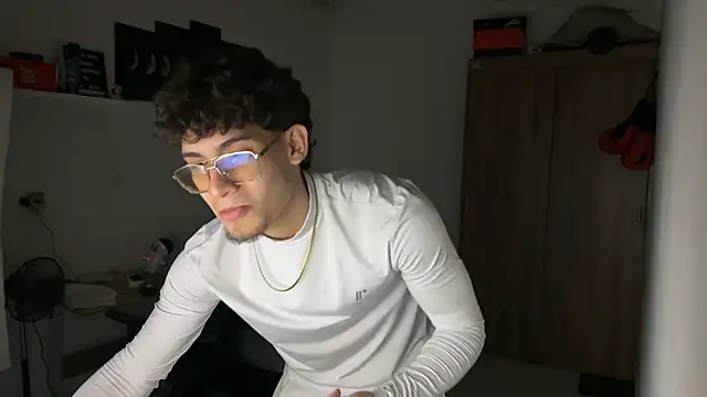 Kisan Smith online show from 11.21.25