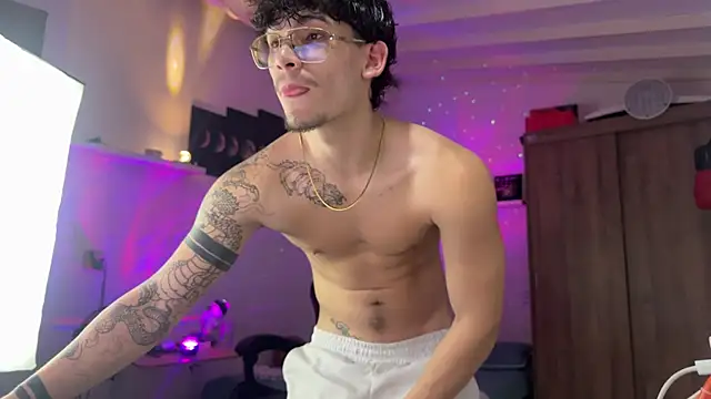 Kisan Smith online show from 04.13.26