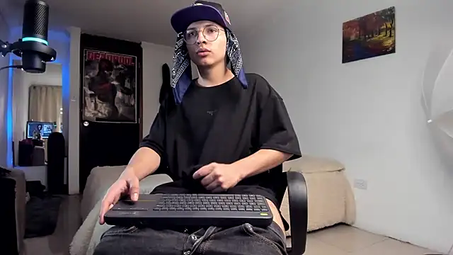 a lejandro 0 8 online show from 12.12.24