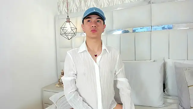 Snapshot of 1m_Joel chatting on 11.14.25 1m Joel online show from 11.14.25