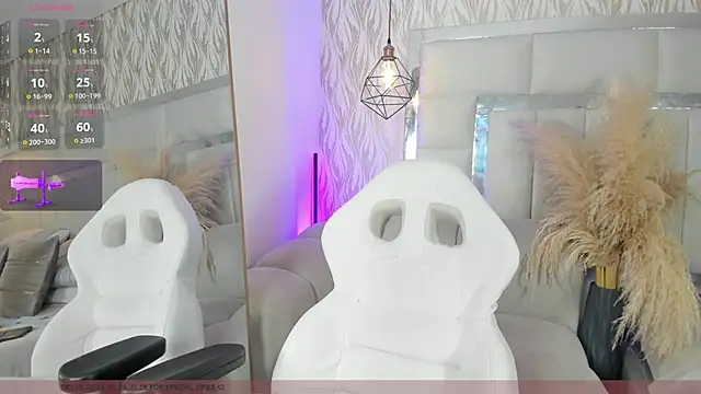 Snapshot of 1m_Joel chatting on 11.23.25 1m Joel online show from 11.23.25