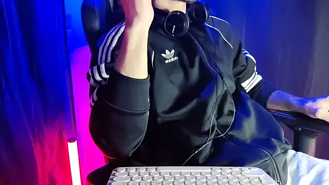 sexyboycolombi4 online show from 01.30.25