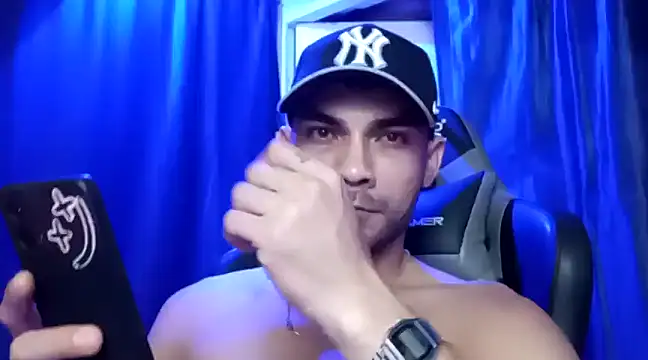 sexyboycolombi4 online show from 03.01.25