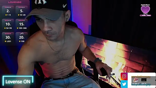 Snapshot of sexyboycolombi4 chatting on 02.03.26 sexyboycolombi4 online show from 02.03.26