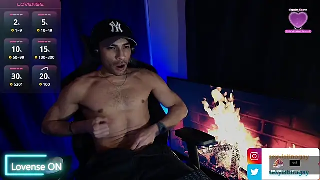 Snapshot of sexyboycolombi4 chatting on 02.17.26 sexyboycolombi4 online show from 02.17.26