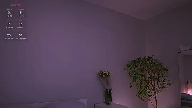 Snapshot of new_Claire chatting on 03.22.25 new Claire online show from 03.22.25