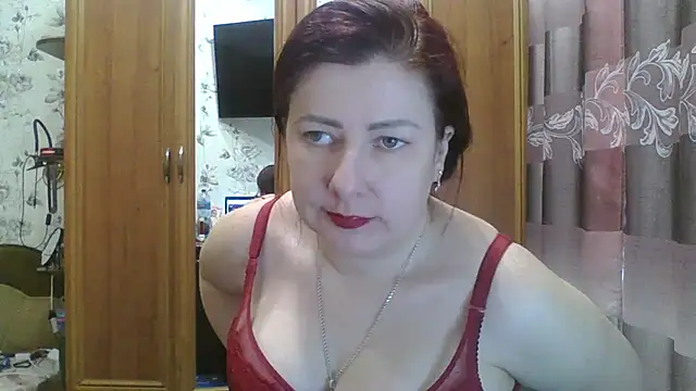 Snapshot of SophieNightAh chatting on 12.10.24 SophieNightAh online show from 12.10.24