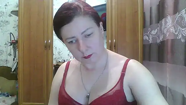 Snapshot of SophieNightAh chatting on 12.10.24 SophieNightAh online show from 12.10.24