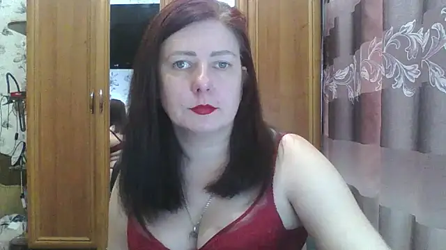 Snapshot of SophieNightAh chatting on 12.16.24 SophieNightAh online show from 12.16.24