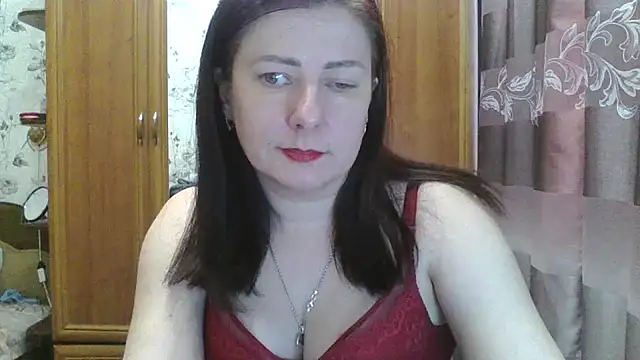 Snapshot of SophieNightAh chatting on 12.22.24 SophieNightAh online show from 12.22.24
