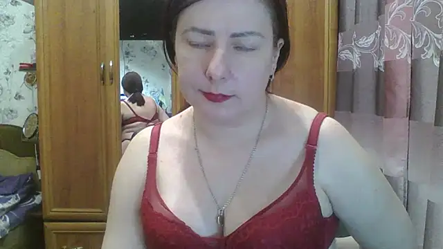 Snapshot of SophieNightAh chatting on 01.12.25 SophieNightAh online show from 01.12.25