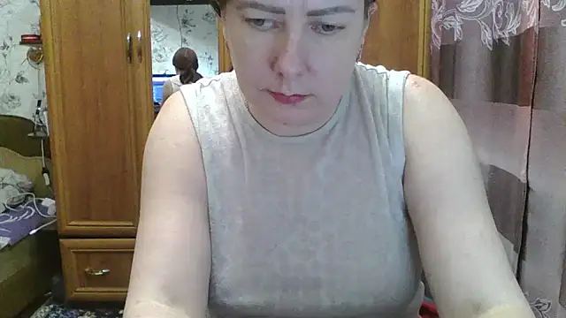 Snapshot of SophieNightAh chatting on 02.02.25 SophieNightAh online show from 02.02.25