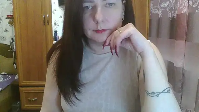 Snapshot of SophieNightAh chatting on 02.03.25 SophieNightAh online show from 02.03.25
