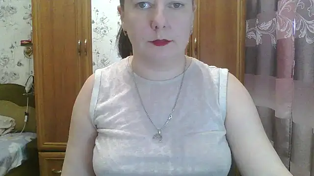 Snapshot of SophieNightAh chatting on 02.19.25 SophieNightAh online show from 02.19.25